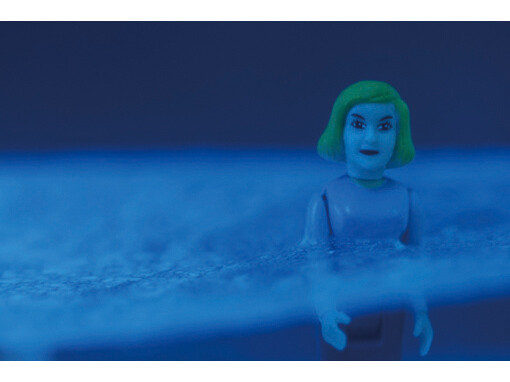 Miwako Iga, Swim Back to Me, 2015, c-print, 60 x 90 cm