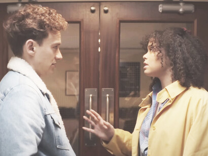 Lydia West as Jill Baxter and Olly Alexander in It's a Sin