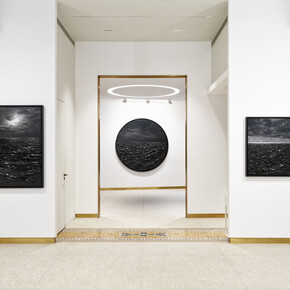 Bao Vuong, Entre l'ombre et la lumière: l'infini, vue de l'exposition. Avec l'aimable autorisation de Ceysson & Bénétière