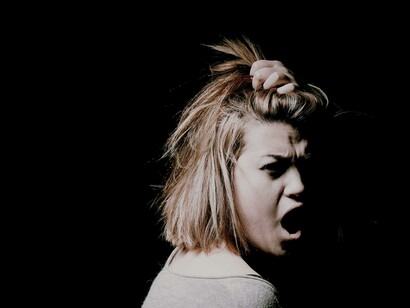 O poderoso é sempre fraco pois é apoiado, camuflado por aderências