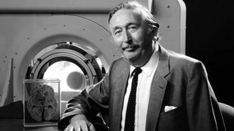 Godfrey Newbold Hounsfield, ingeniero electrónico inglés, premio Nobel de Medicina en 1979