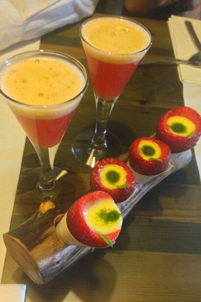 Cocktails at "Compartir" © Jyoti Chugani