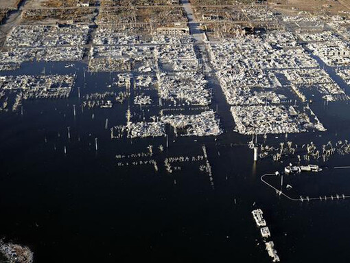 Villa Epecuén pertenece al acervo de las ciudades fantasma y representa un símbolo no querido del antiguo esplendor de la economía argentina y su posterior decadencia