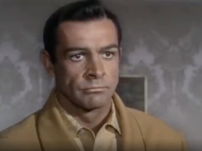 Sean Connery in una scena del film tratta dal trailer. Sean Connery, noto per il ruolo di James Bond, accettò di interpretare Mark Rutland in Marnie per distaccarsi dal personaggio di 007
