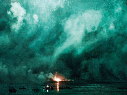 Craigie Horsfield - Above the Bay of Naples from Via Partenope, Naples. September 2008 - 2012
Arazzo: lana, cotone, seta, filato sintetico - 500×950 cm
