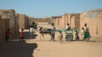 Lago Nasser, Sudan. Il lago Nasser, un bacino idrico artificiale lungo 480 km e con una larghezza massima di 16 km