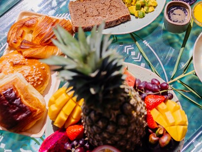 Finding the sweet spot: half a plate for fresh veggies and fruit, and half for a little indulgence