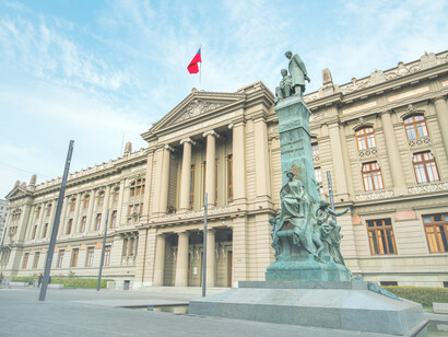 El parlamento ha de dedicarse a generar los procesos de una nueva Institucionalidad