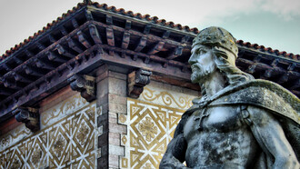 Don Pelayo fue el primer monarca del reino de Asturias, que rigió hasta su muerte en 737. Su origen es controvertido y según la leyenda fue un noble visigodo. Don Pelayo, 1918, Cangas de Onís (Asturias), España