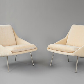 Pair of 800 armchairs - Steiner. Designed for Steiner - Circa 1958, H. 76 x L. 71 x W. 84 cm, Courtesy Galerie Pascal Cuisinier