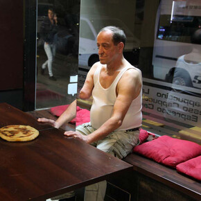 Kader Attia
Réfléchir la Mémoire / Reflecting Memory, 2016 HD video,
Ed.4 + 2AP
courtesy Galerie Krinzinger and the artist