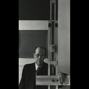 Arnold Newman. Courtesy of Fahey/Klein Gallery