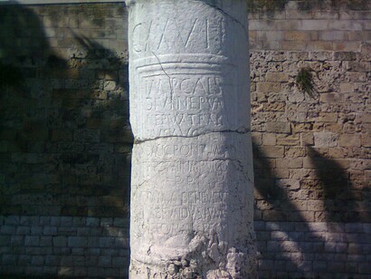 Cippo Miliario della via Traiana a Bari, Puglia, Italia