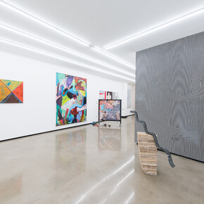 Mikey Cook, Untitled, Concrete, Anthracite, Marble And Plywood, 115x120x35cm (2016)| 'Time Slip', Acrylic & Spray On Wall, 272x235cm (2016)
