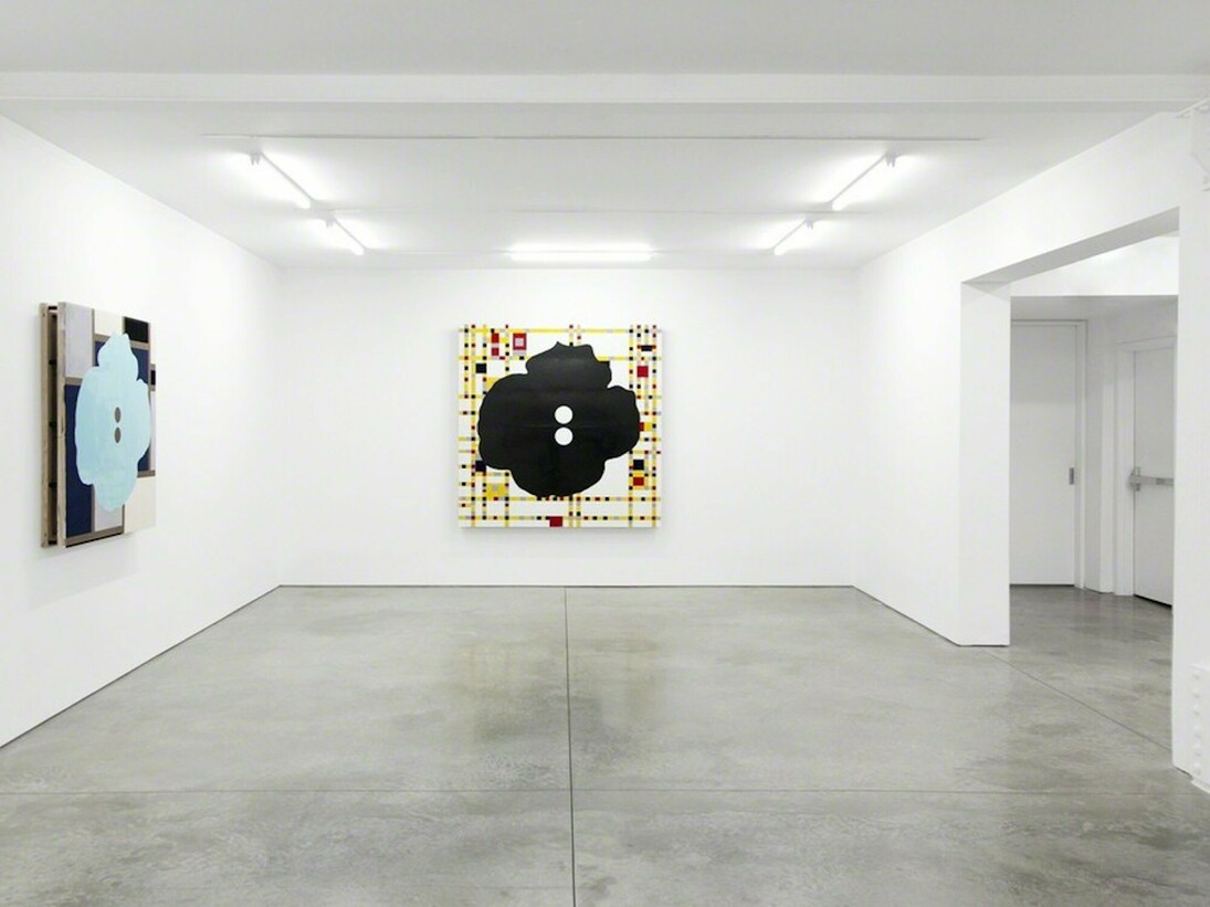 Donald Sultan, Exhibition view. Courtesy of Ryan Lee