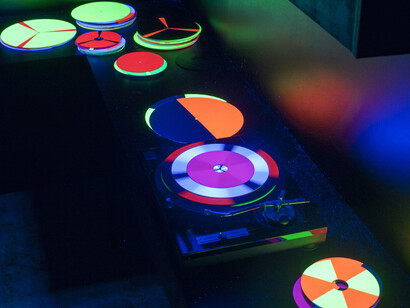 Ultraviolett. Courtesy of Dr. Julius