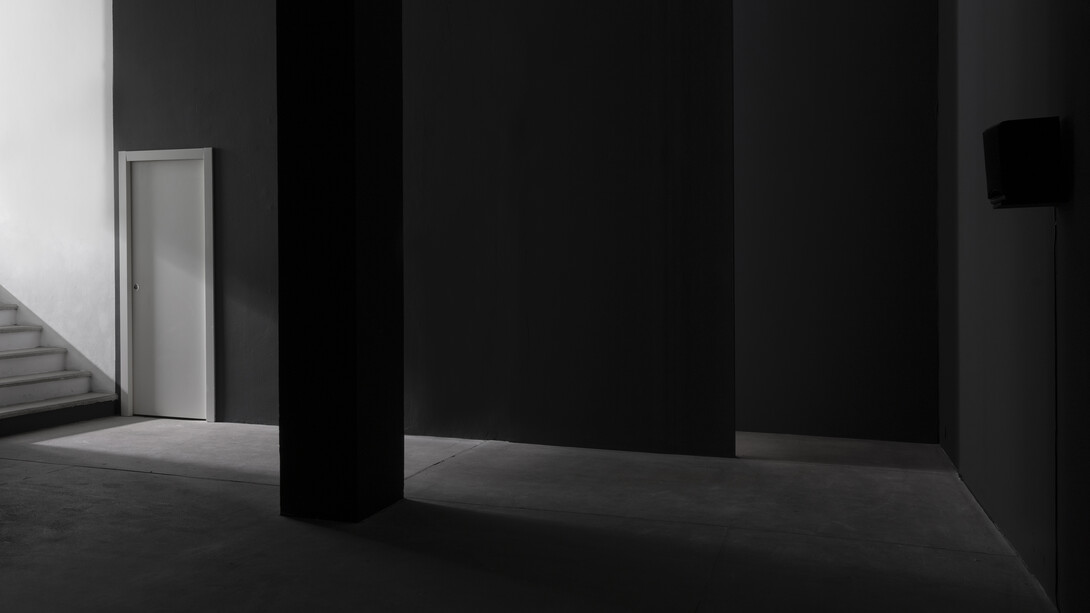 L’orecchio di Dionisio, Installation view at Galleria Raffaella Cortese, via A. Stradella 7, Milan, 2020
work: Simone Forti, Face Tunes, 1967, 10’ 15” 
Ph. Lorenzo Palmieri

