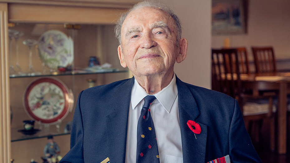 « On se disait : “Et maintenant, quoi? […] Que vas-tu faire le reste de ta vie?” C’est très, très effrayant. » – Le vétéran Alex Polowin, 2022. Avec l’aimable autorisation du Canadian War Museum
