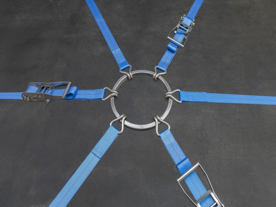 Jose Dávila, Exhibition view. Courtesy of König Galerie