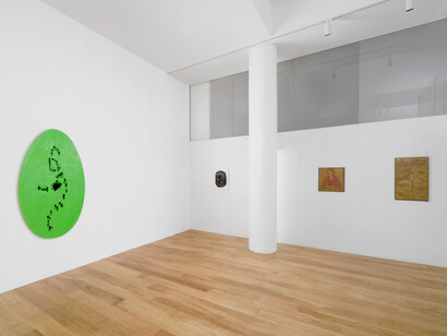 Au-Delà. Morandi/Fontana, vue de l'exposition. Avec l'aimable autorisation de Tornabuoni Art