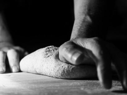 Uguccione di Bandabrandebarebarbato con la sua striscia quotidiana di cinque minuti Pane Caldo Pane Caldo in una fascia oraria difficilissima si colloca su uno share del 1,7%. 