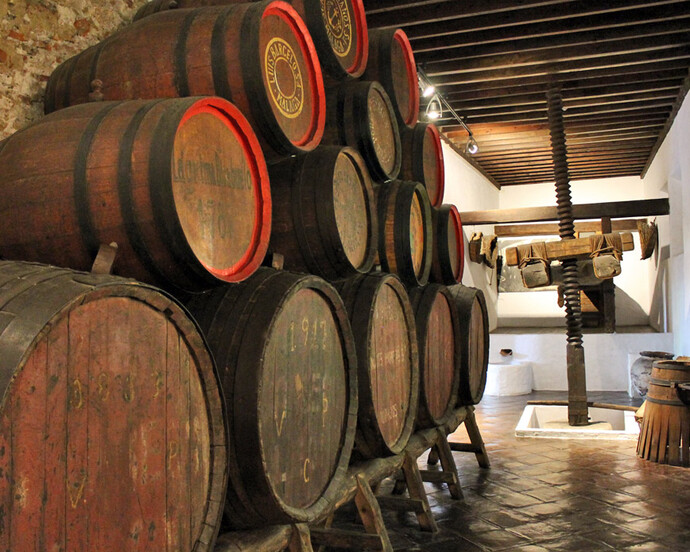 Lagar, bodega y taberna, Exhibition view. Courtesy of Museo Unicaja de Artes y Costumbres Populares