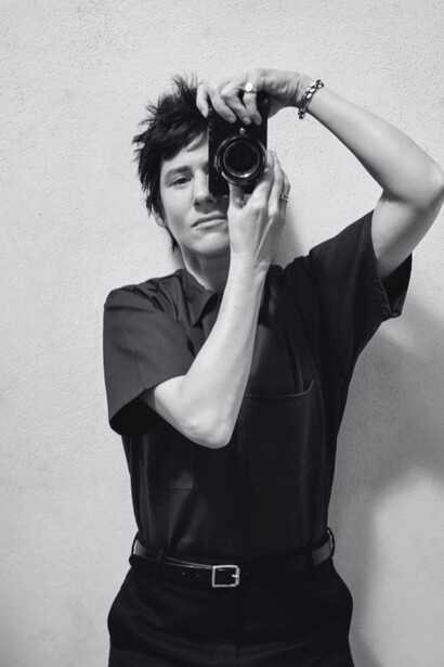 Collier Schorr, Camera Body (Self-Portrait), 2017, silver gelatin print mounted on Dibond, 81.9 x 55.9 cm, 32 1/4 x 22 1/8 ins. © Collier Schorr. Courtesy Stuart Shave/Modern Art, London