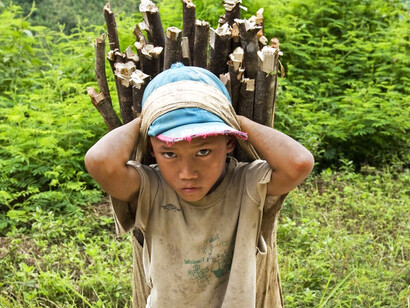 Un niño pobre y que trabaja a corta edad será un adulto empobrecido, poco preparado académicamente, que solo podrá acceder a los puestos de trabajo menos remunerados