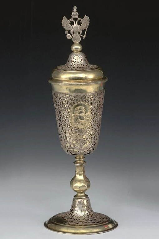 The double-headed eagle: the russian coat of arms of the 15th-21st centuries. Courtesy of Moscow Kremlin Museum