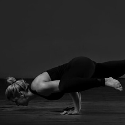 Sviluppare pazienza attraverso lo yoga significa dunque allenarsi ad essere perseveranti e tolleranti allo stesso tempo