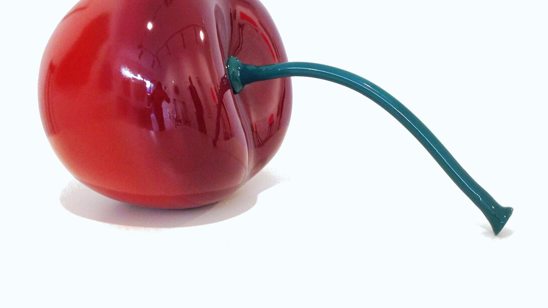 Giorgio Laveri, Una tira l'altra, 2014, ceramica smaltata, 32 x 67 x 34 cm