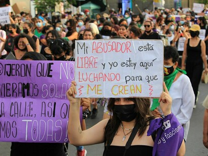 Entre pañuelos, carteles y cuerpos en movimiento, la fecha se convierte en un espacio de disputa por el sentido político del feminismo