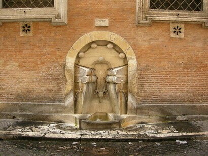 Fontana del Rione VIII Sant’Eustachio, 1926 (foto Roberto Agostinucci del 1987)