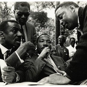 Bob Fitch, Martin L. King (Dr Martin Luther King Jr.), Birmingham, Alabama, United States of America, December 1965, Gelatin silver print, BS.2005.177499 / 106-364, The Black Star Collection, Ryerson Image Centre