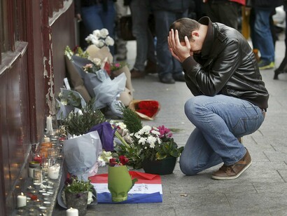 Altar en recuerdo de las víctimas de los atentados de París