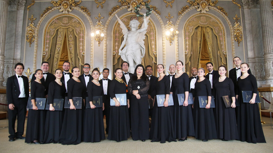 Coro de Cámara Surá (2018) en su 30 Aniversario en el Teatro Nacional Foyer, Costa Rica