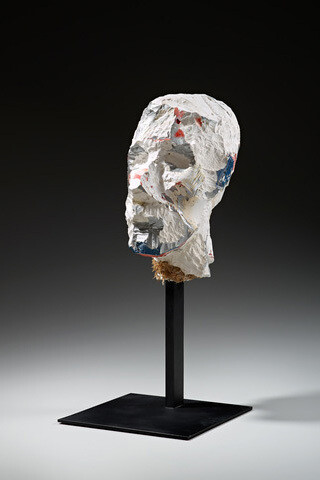 Artist: Manuel Neri, American, born 1930
Head of Markos
1963
Plaster, metallic paint, oil-based enamels, burlap wire and wood armature on bronze base

63.5 x 17.78 x 20.96 cm (25 x 7 x 8 1/4 in.)
Gift of The Manuel Neri Trust
2017