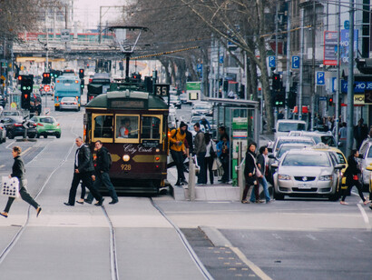 Siamo esseri sociali anche se non siamo ancora in grado di vivere pienamente e serenamente la relazione con i nostri simili