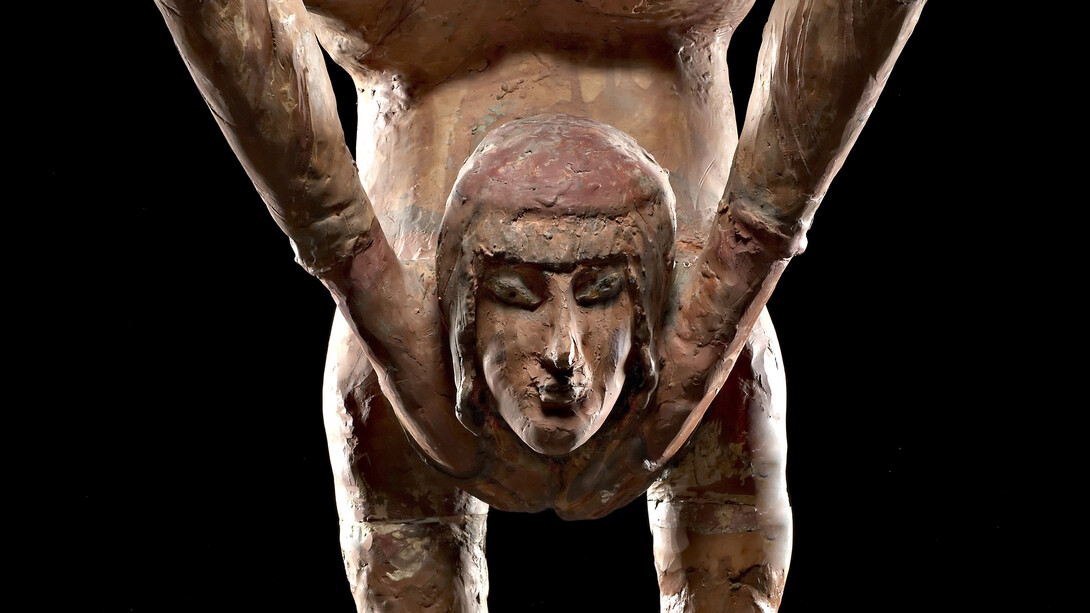 Ilario Fioravanti, Contorsionista cinese, 1990. Courtesy of Mart