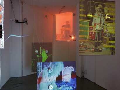 Tony Oursler, Exhibition view. Courtesy of Galerie Mitterrand