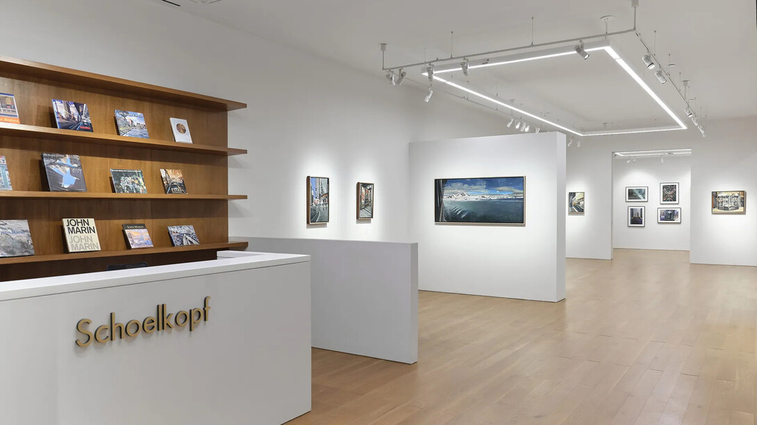 Richard Estes, My camera is my sketchbook, exhibition view. Courtesy of Schoelkopf Gallery