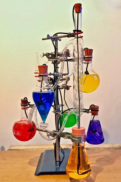 Roberto Pugliese Fluide propagazioni alchemiche cm 36x70x47  2019 tecnica mista