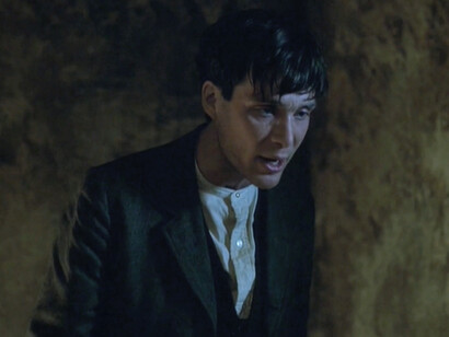 In The Bad Patriots, Fraga draws parallels between the media manipulation tactics in the UK, Brazil, and the United States, revealing a global strategy of political suppression