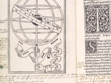 Erhard Ratdolt, "Sphaera Mundi", 1485, dettaglio della "Sphaera Mundi". Libro a stampa con illustrazioni xilografiche stampate o colorate con stencil a uno, due e tre colori. Numerose note marginali e schizzi in inchiostro marrone