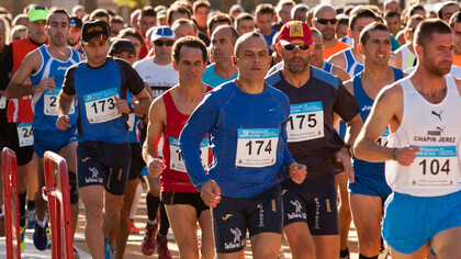 Participantes en una carrera popular