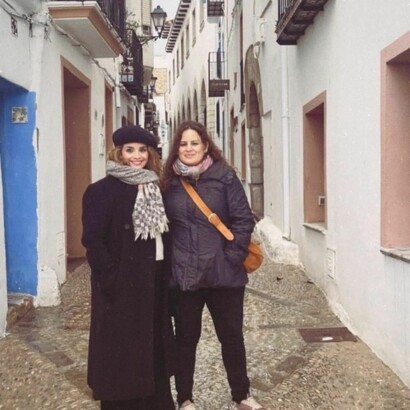 “Mi amiga Aura y yo en mi cumpleaños en El Castillo de Peñíscola, donde se filmó la serie “Game of Thrones” (un fin de semana antes de “la Dana”)