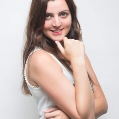 Elizabeth  López