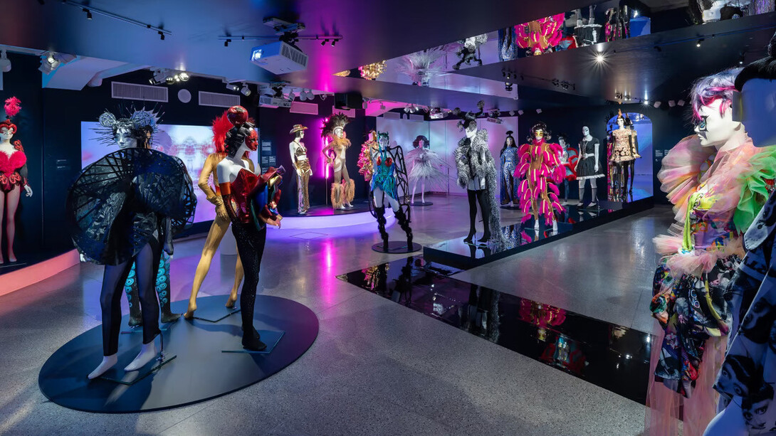 Susanne Bartsch, Transformation! Exhibition view. Courtesy of Museum für Gestaltung