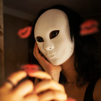 Nei social network la condivisione è diventata quotidiana, ma non tutto ciò che pubblichiamo contribuisce a una vera comunicazione