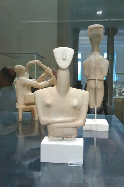 Marble Cycladic figurine, Greek and Roman Department, Metropolitan Museum, New York, USA